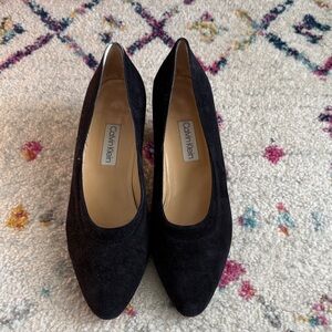 Vintage Calvin Klein suede low heel pump sz 8